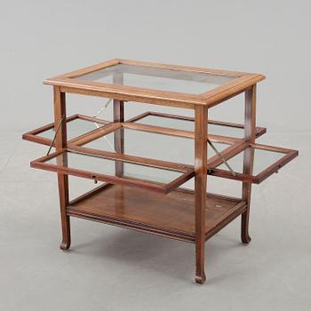 MONTERBORD, 1900-talets första hälft.