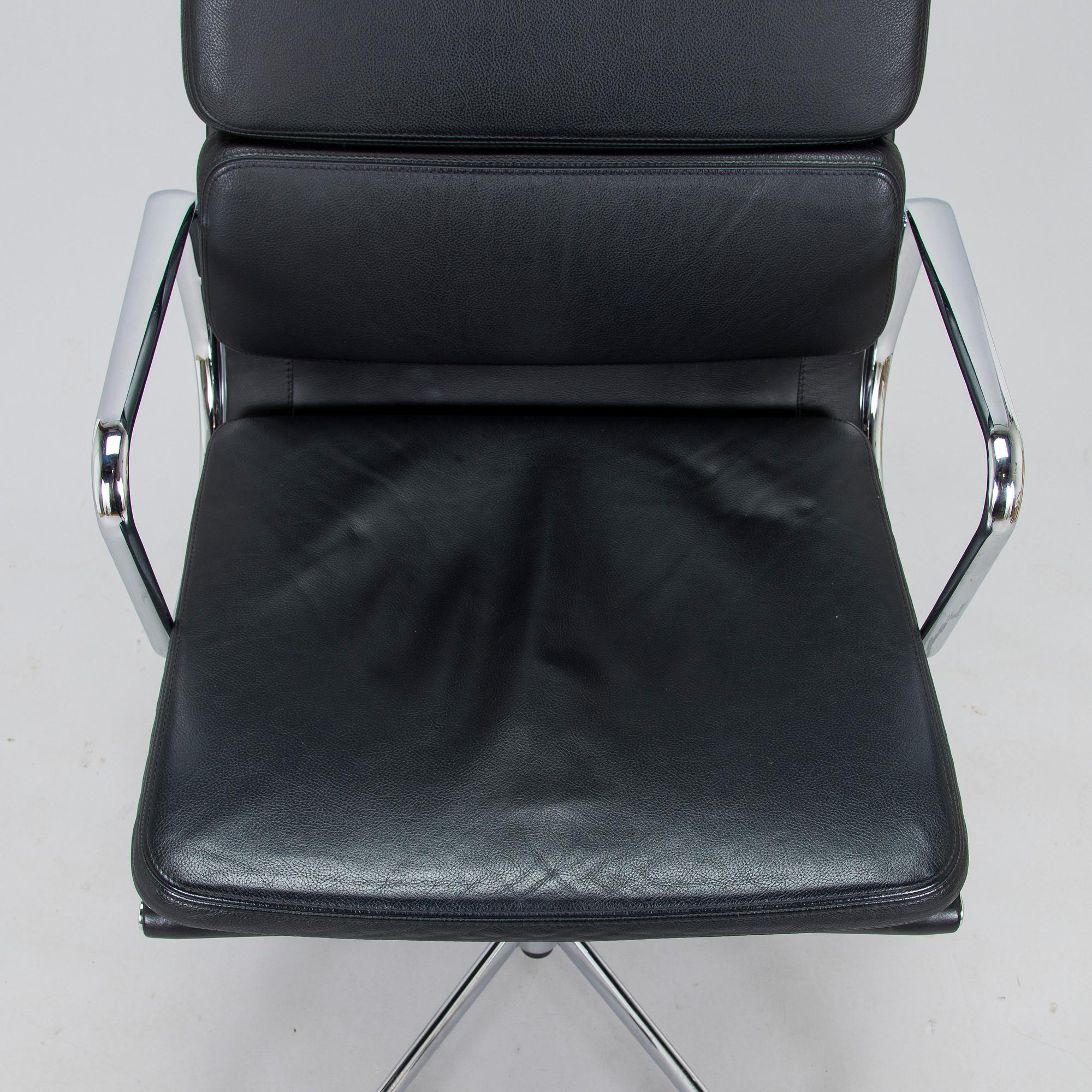 Charles & Ray Eames, kontorsstol, "Soft Pad Chair EA 219, high backrest", Vitra. 2000-tal.