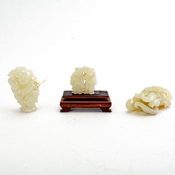 A set of three Chinese nefrit figurines 20th century.