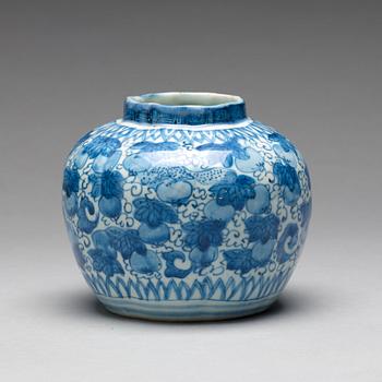 A blue and white jar, Ming dynasty, Wanli (1572-1620).