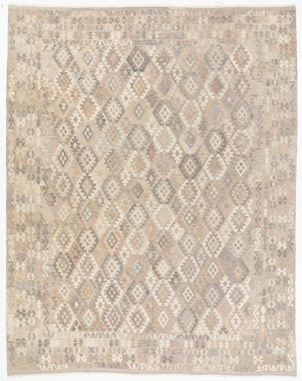 A carpet, Kilim, approx. 400 x 316 cm.