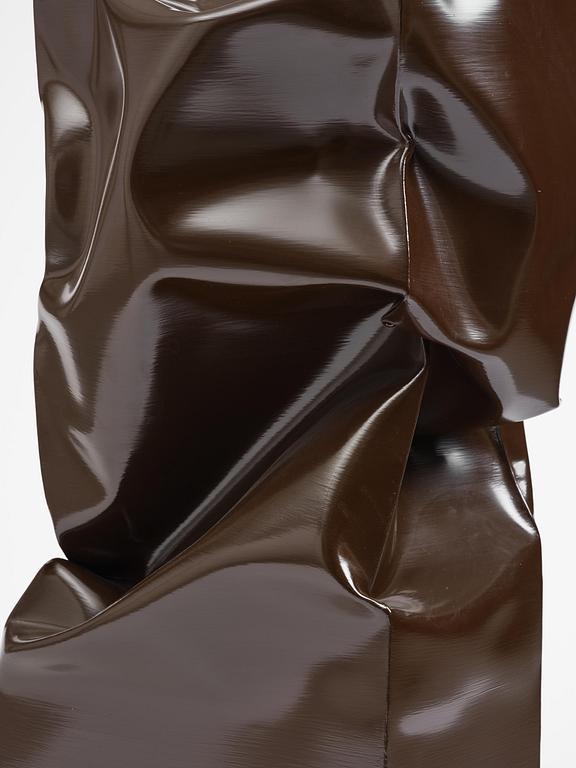 Angela de la Cruz, "Standing Box Large (Brown)".