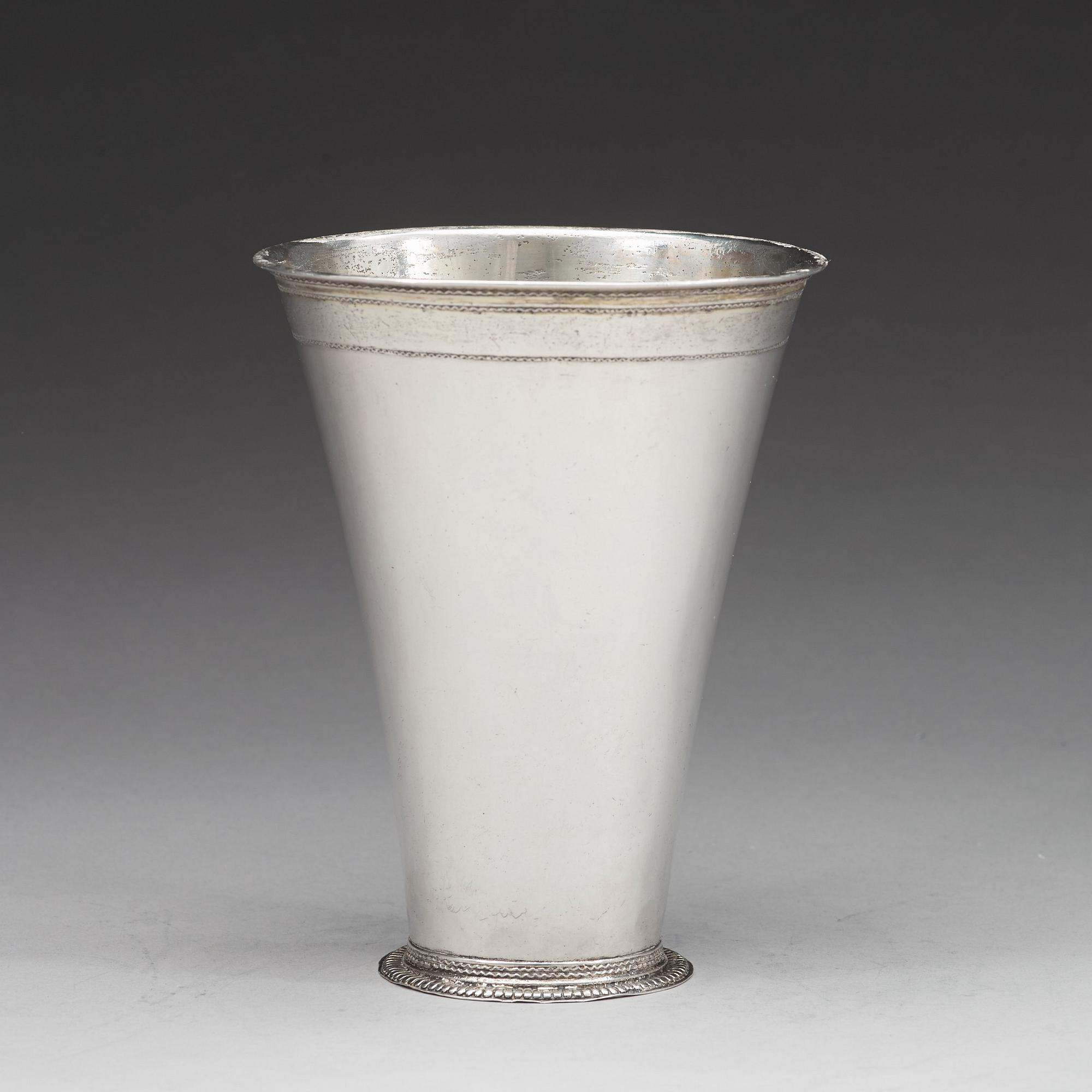 JOHAN HENRIK FLORENTZ ORTH (verksam i Göteborg 1730-1754), bägare, silver.