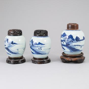 A set of three blue and white tea caddies, Qing dynasty, 19th Century.