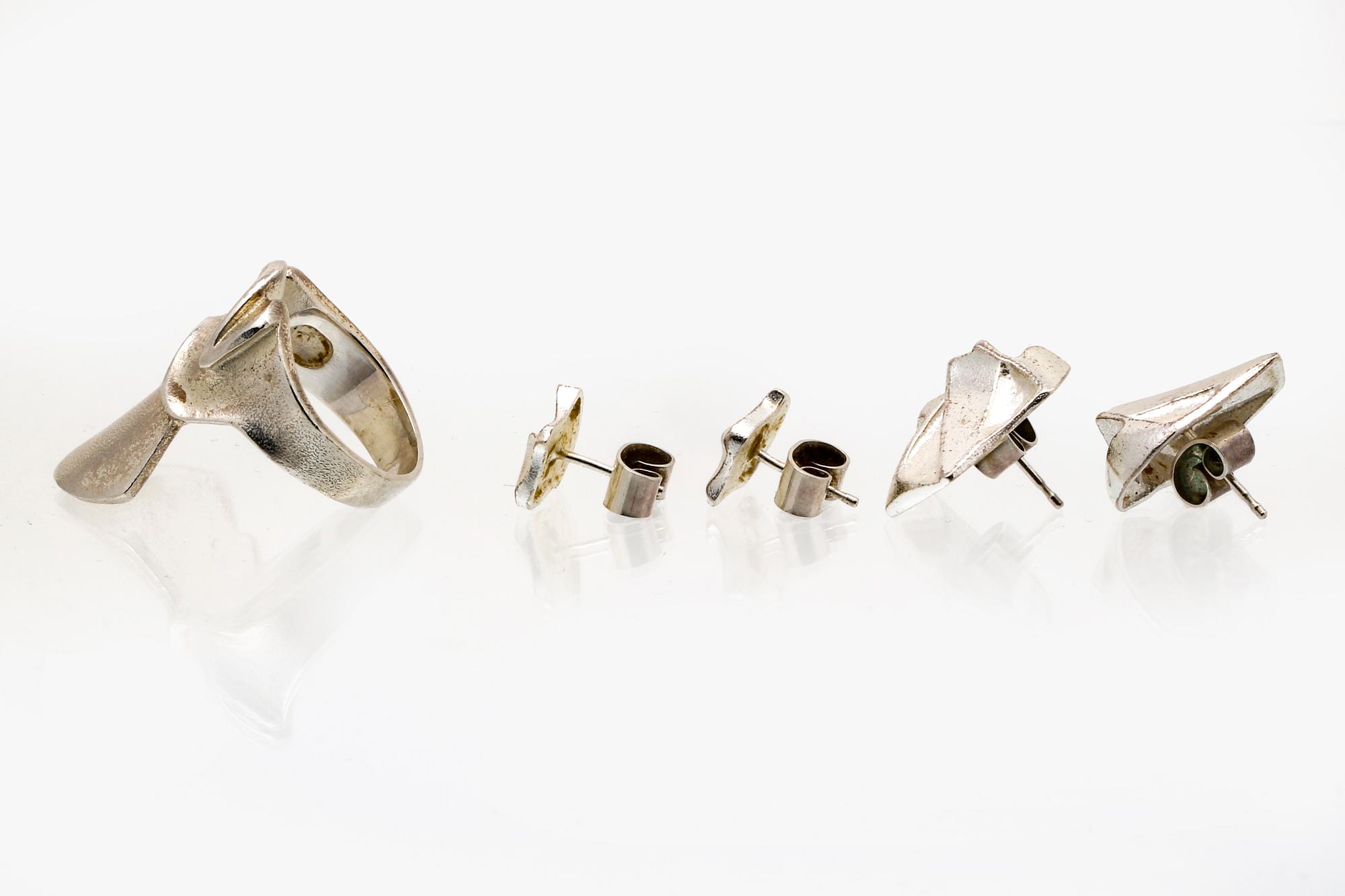 Lapponia 2 par örhängen och 1 ring, sterling silver.