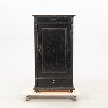 Skåp/klädskåp Nyrenässans omkring 1900.