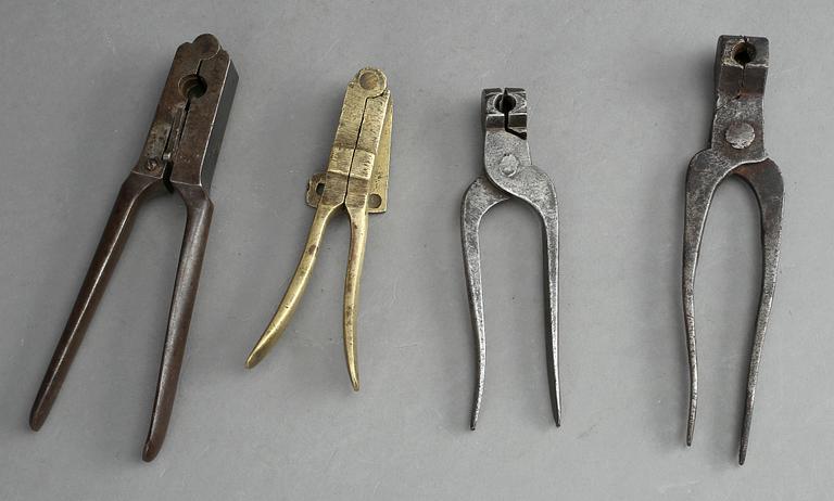 GJUTTÄNGER, 4 st, mässing/järn 1800-tal.