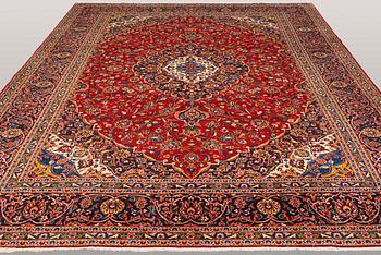 A CARPET, Kashan, ca 402 x 300 cm.