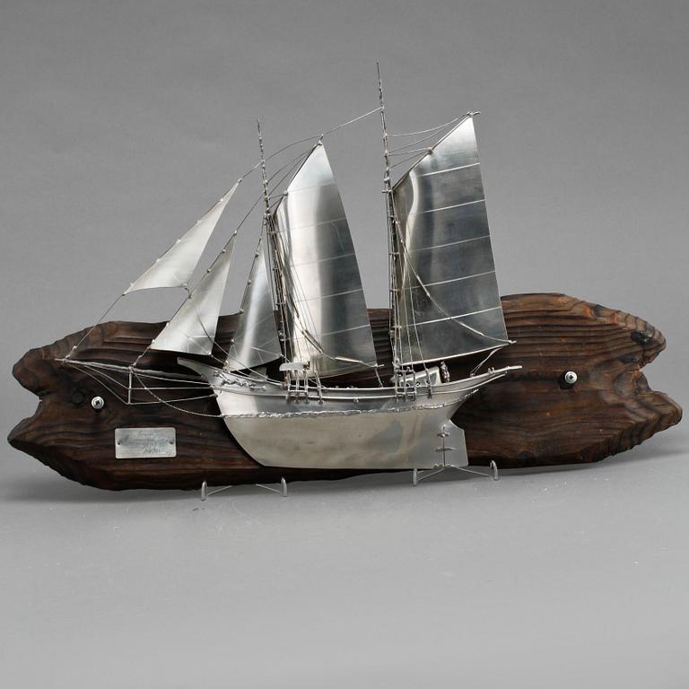 URBAN STRÖM, 2 st, väggskulpturer, signerade och daterade -82 och -83.