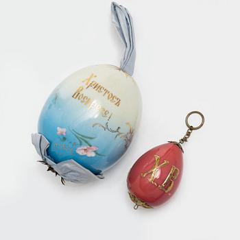 Ägg, 2 st, porslin, Ryssland, 1800/1900-tal.