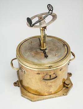 A nautical instrument named "Navisazimut" from A Lindblad and FW Gleerup in Stockholm, made around 1900.