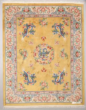 MATTA, Kina. Ca 310 x 248 cm.