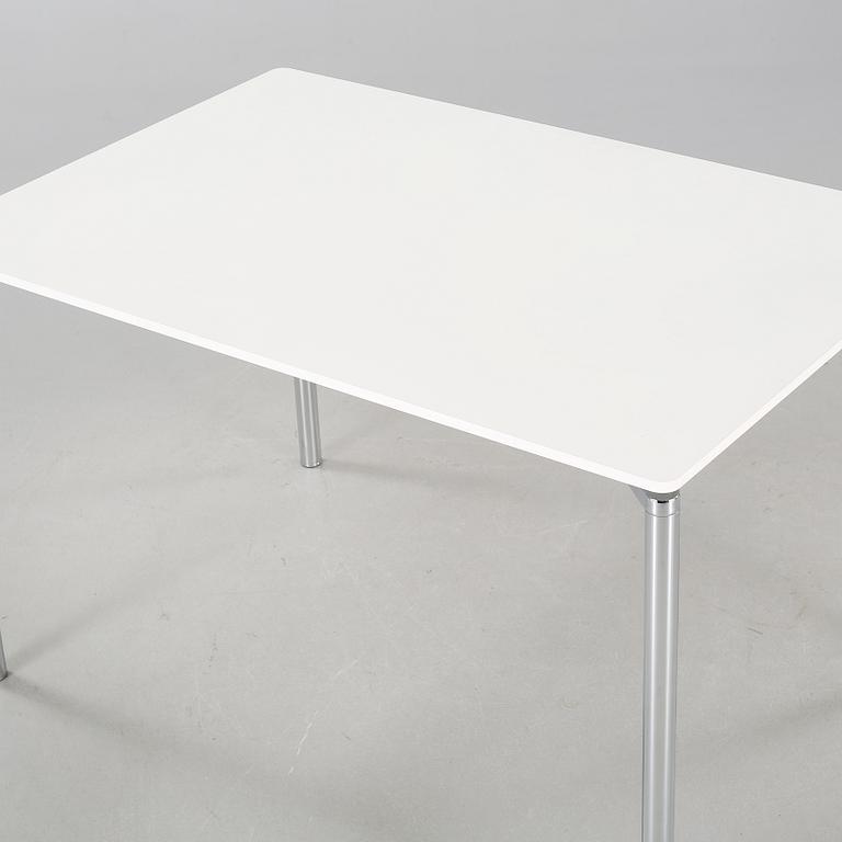 A "Plano" table, deisgned by Pelikan Design (Niels Gammelgaard og Lars Mathiesen) for Fritz Hansen, made 2004.