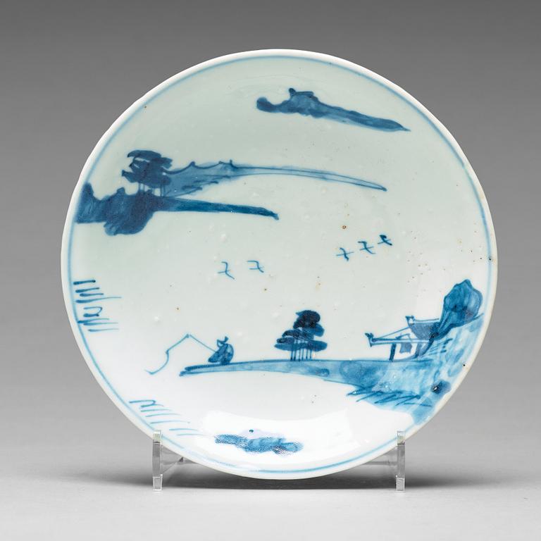 A set of five blue and white dishes, Tianqi/Chongzhen, 17th Century.