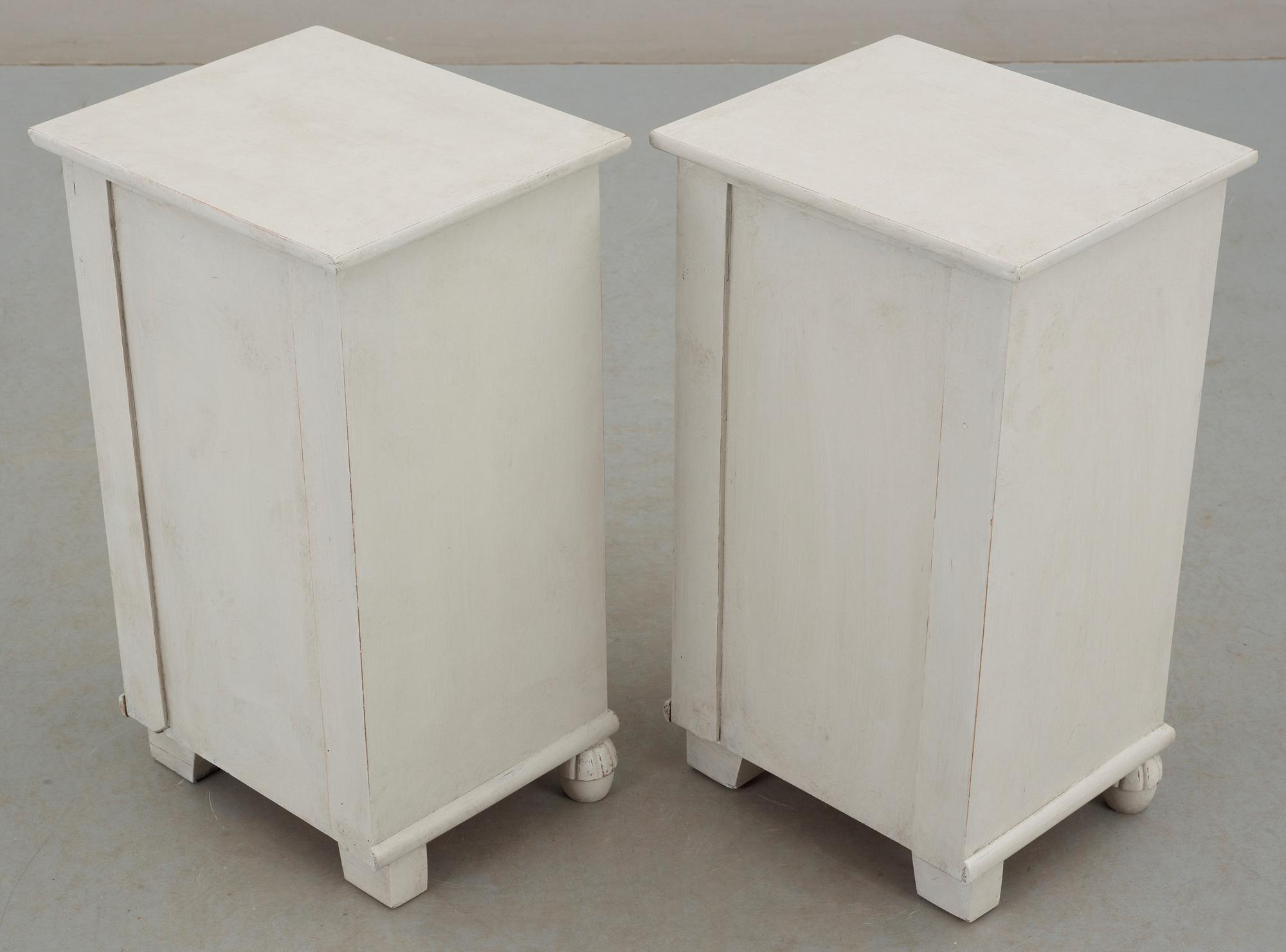 NATTDUKSBORD, ett par, sengustaviansk stil, tidigt 1900-tal.