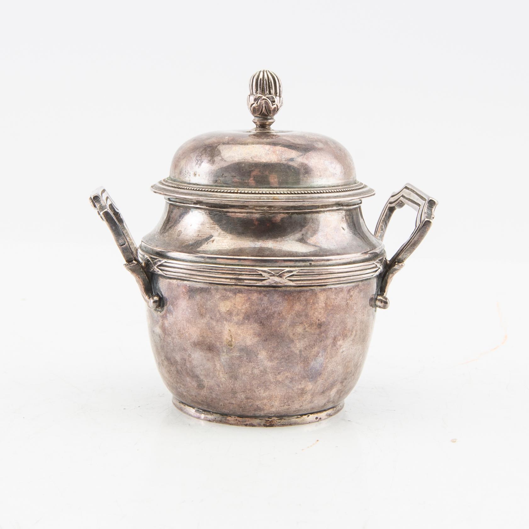 Urn with lid, silver, France, circa 1900.