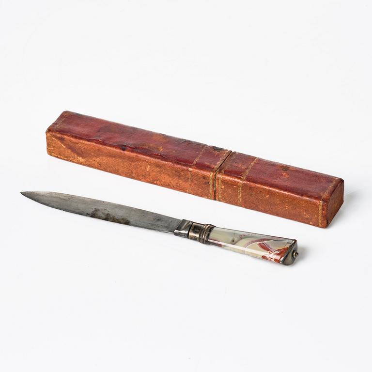 A presumably German baroque agate and silver-moutned letter opener, early 18th century.
