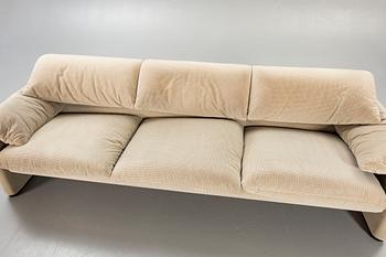 Vico Magistretti, sofa "Maralunga" for Cassina later part of the 20th century.