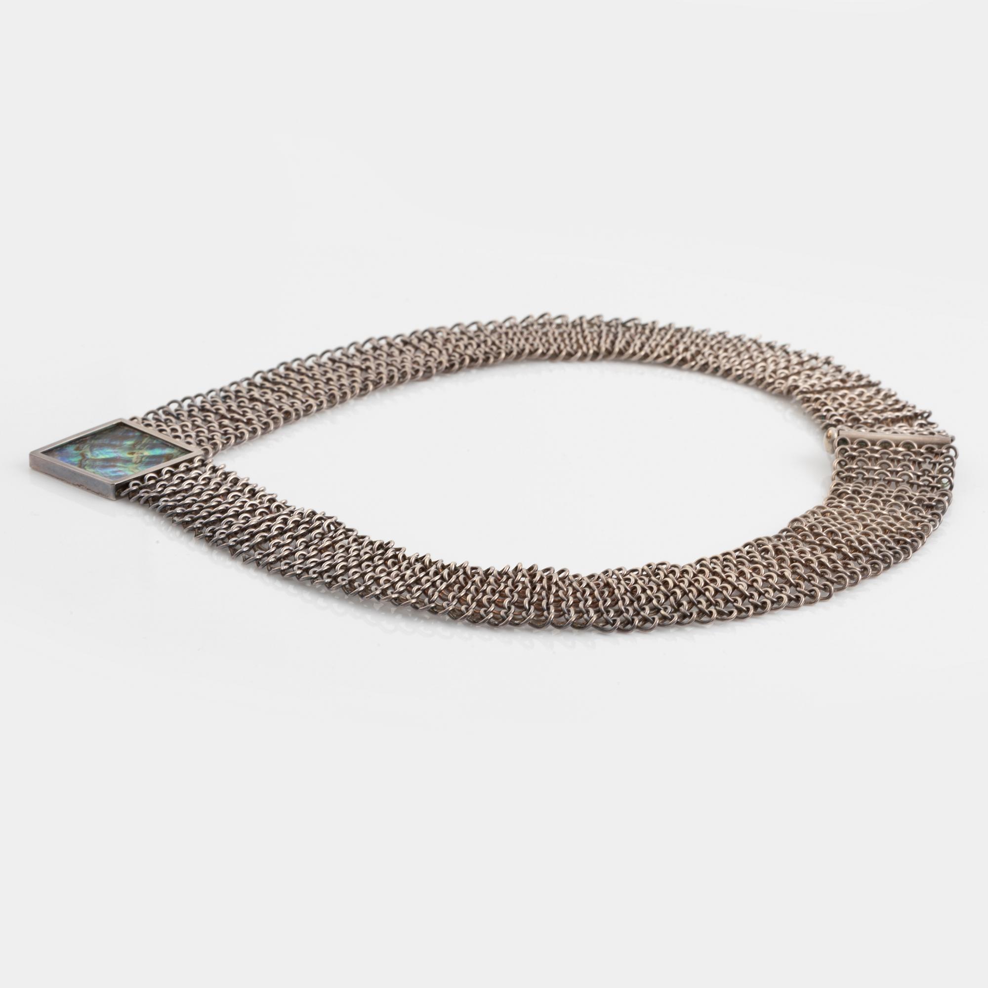 Collier, silver med snäckskal.
