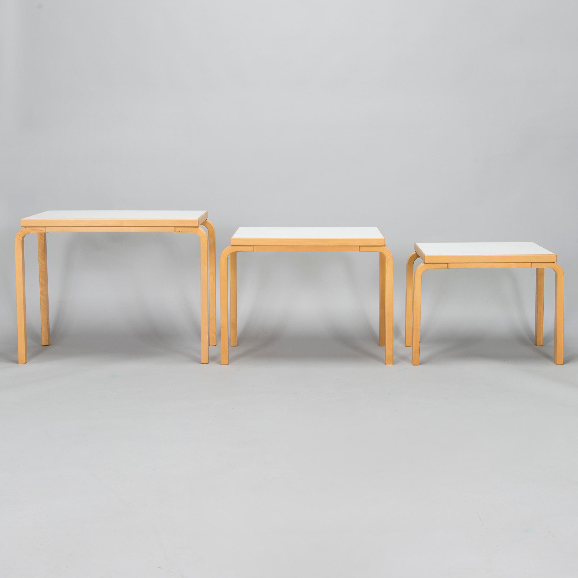 Alvar Aalto, sarjapöytä, 3 osaa, malli 88 ABC Artek 1900-luvun loppu.