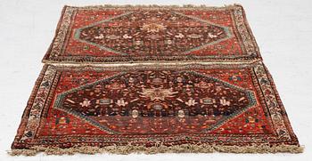 Mattor/framsidor till sadelväskor, ett par, Afshar, ca 52 x 75 cm vardera.