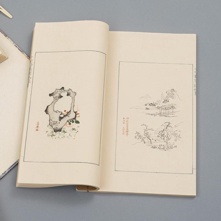 Book, 4 vol, numerously illustrated with woodcuts in colours, "Shi zhu zhai jian pu" by Hu Zhengyan.