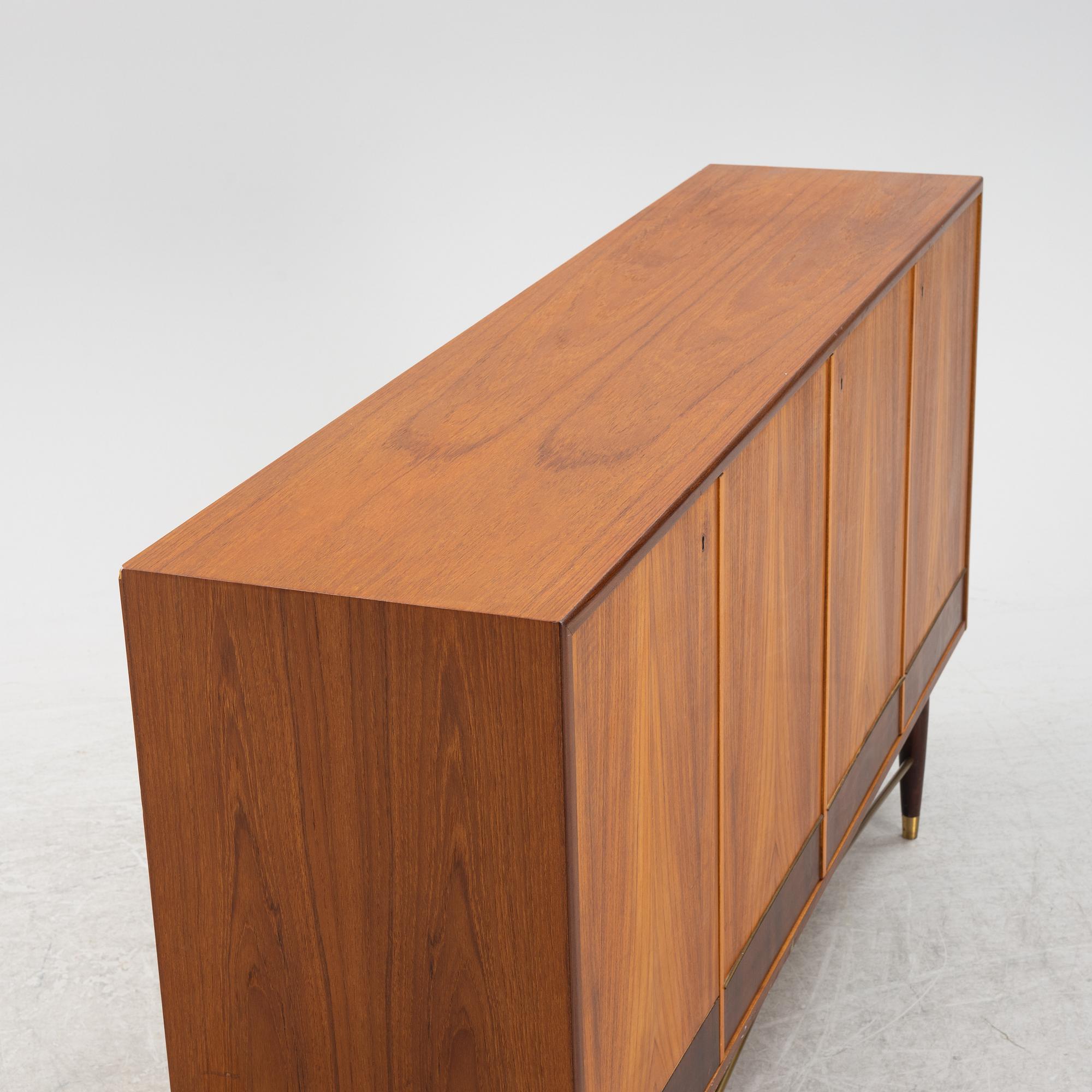 Sideboard, 1900-talets mitt.