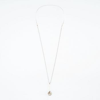 236. Vivianna Torun Bülow-Hübe, a sterling necklace with a pendant, executed in her own studio, Indonesia.
