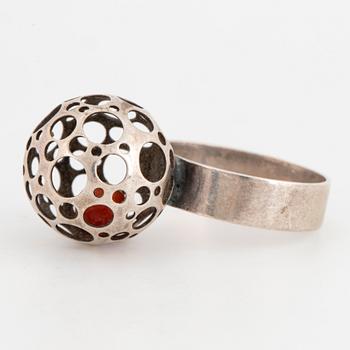 LIISA VITALI, ring, sterlingsilver with bead.