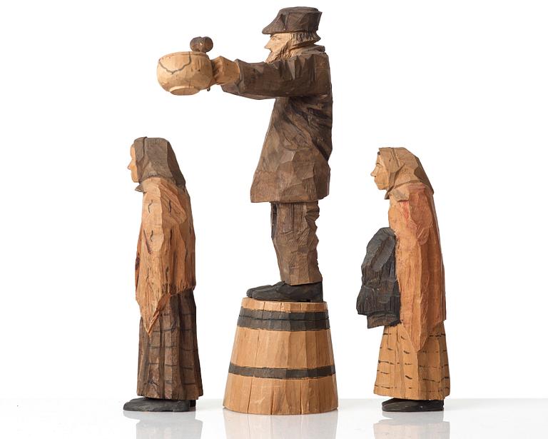 AXEL PETERSSON DÖDERHULTARN, group of wood sculptures, 7 pieces. Signed and five dated 1918.