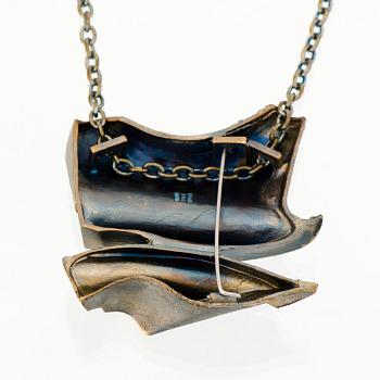 BJÖRN WECKSTRÖM, RIIPUS, RANNEKORU ja SORMUS, tulipronssia. Lapponia 1970-luku.