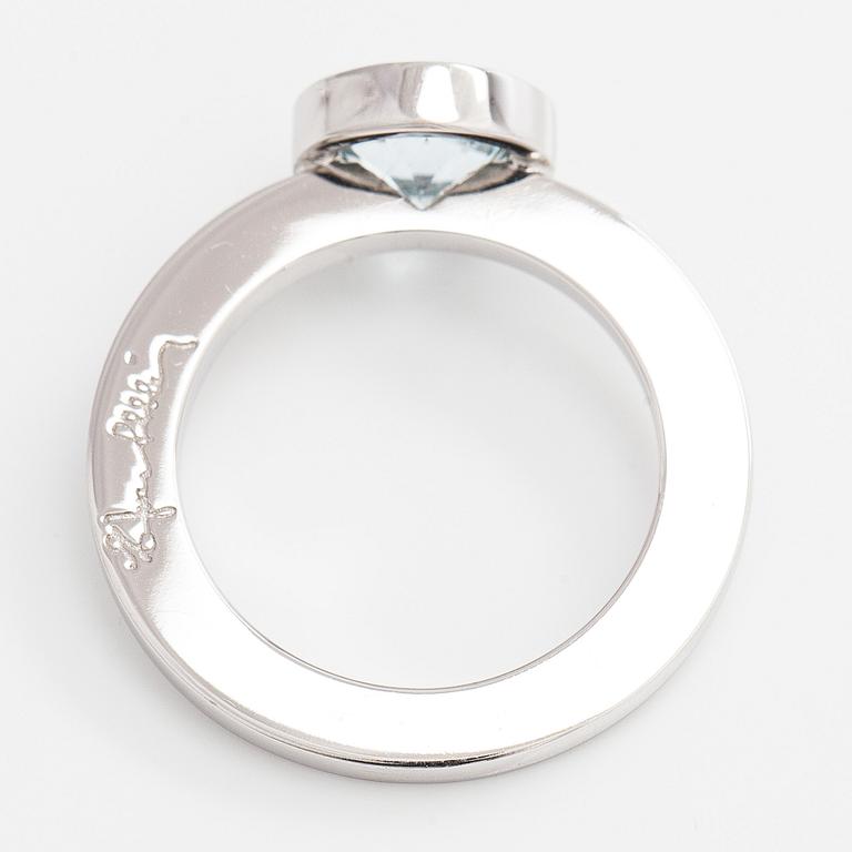 Efva Attling, ring, fasettslipad akvamarin, 18K vitguld.