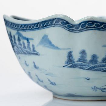 A blue and white pillow shaped bowl, Qing dynasty, Qianlong (1736-95).