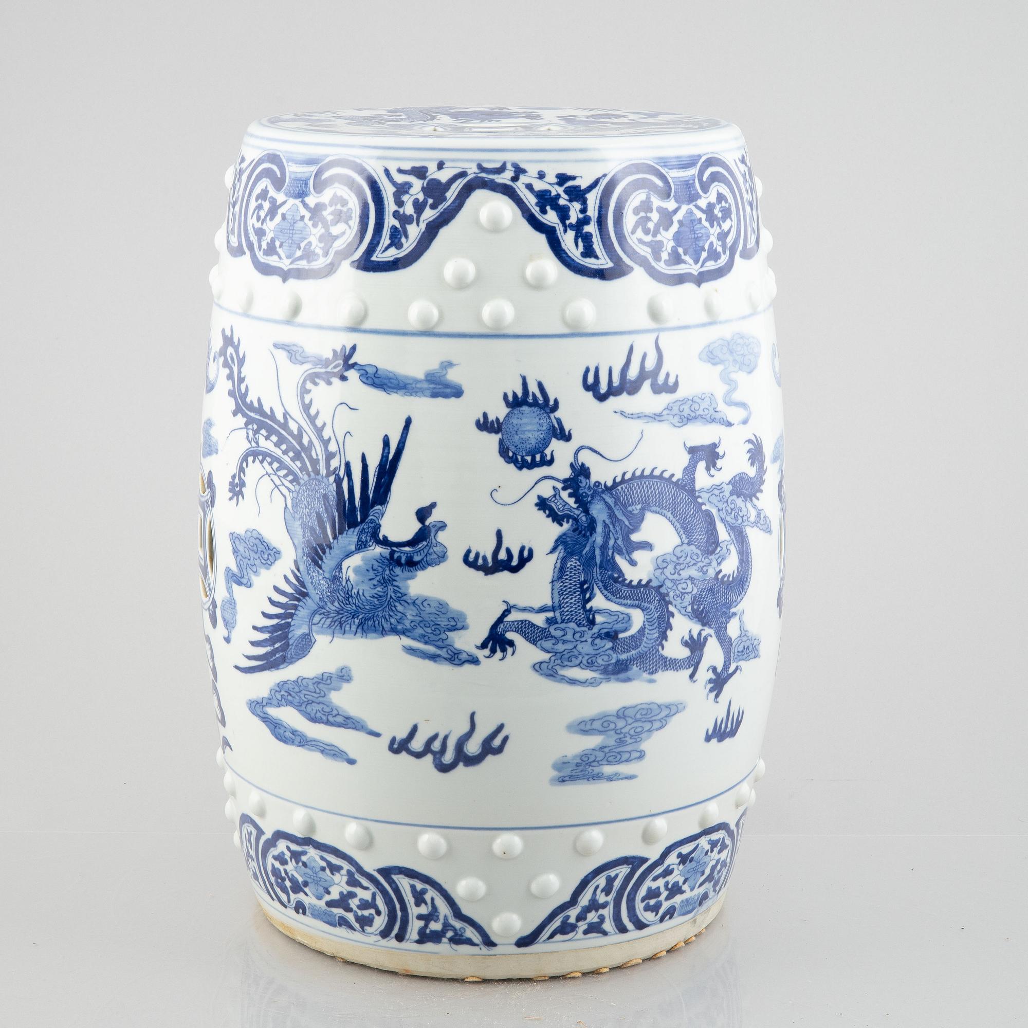 A Chinese blue and white porcelain garden stool, 20th century.