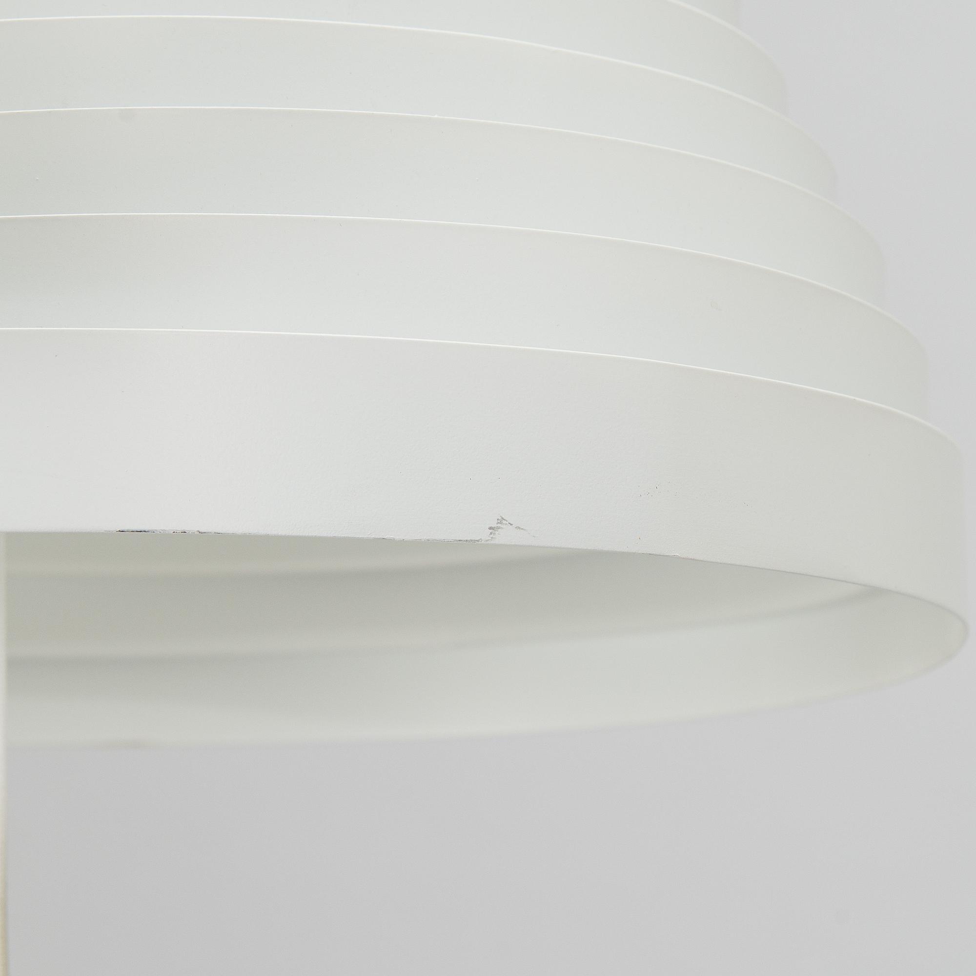 Alvar Aalto, lattiavalaisin, malli A810, Artek, 1900-luvun loppu.