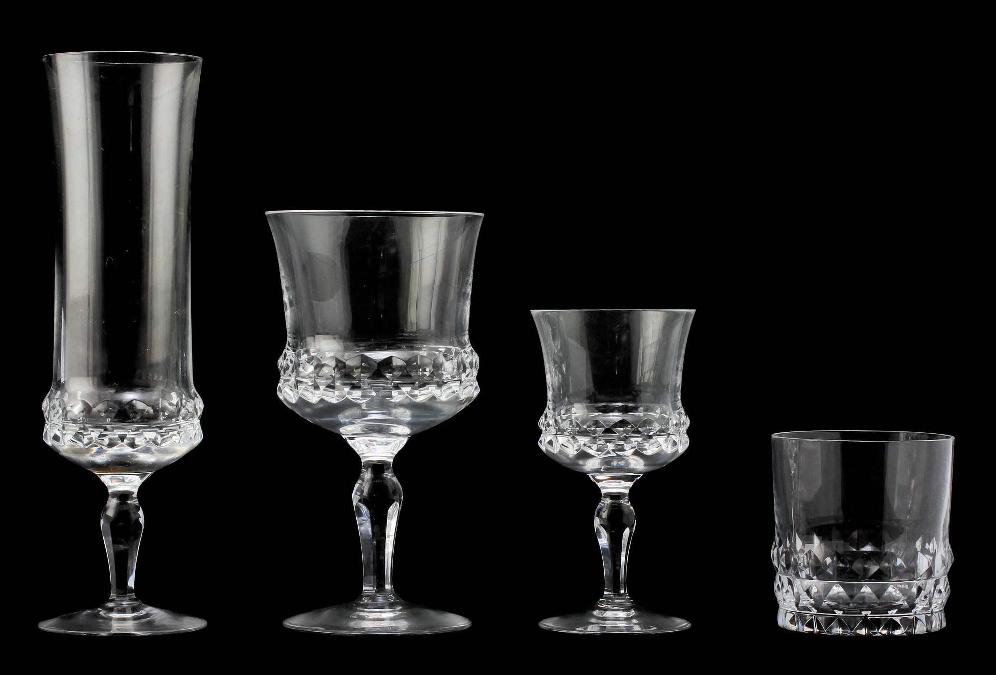 GLASSERVIS, 35 delar, "Silvia", Ingeborg Lundin, Orrefors, 1900-talets andra hälft.