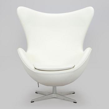 Arne Jacobsen, nojatuoli, "Egg", Fritz Hansen, Tanska 2018.