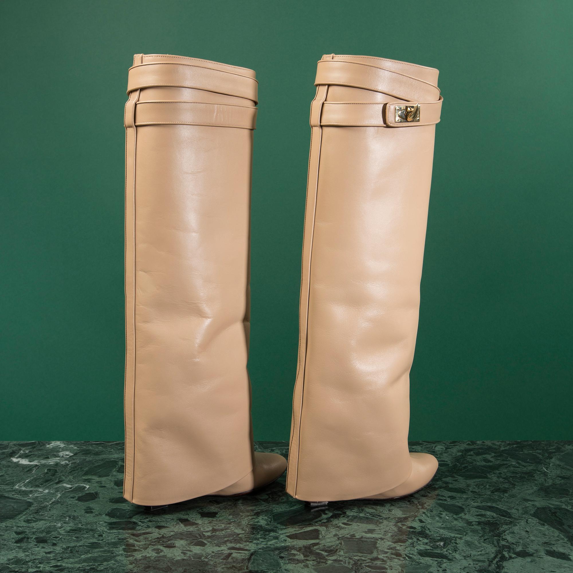 STÖVLAR, GIVENCHY, storlek 37.