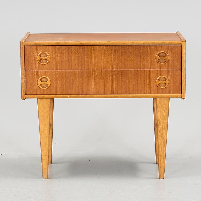 BYRÅ, ek och teakfanér, 1960-tal.