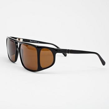 PERSOL, ett par solglasögon.