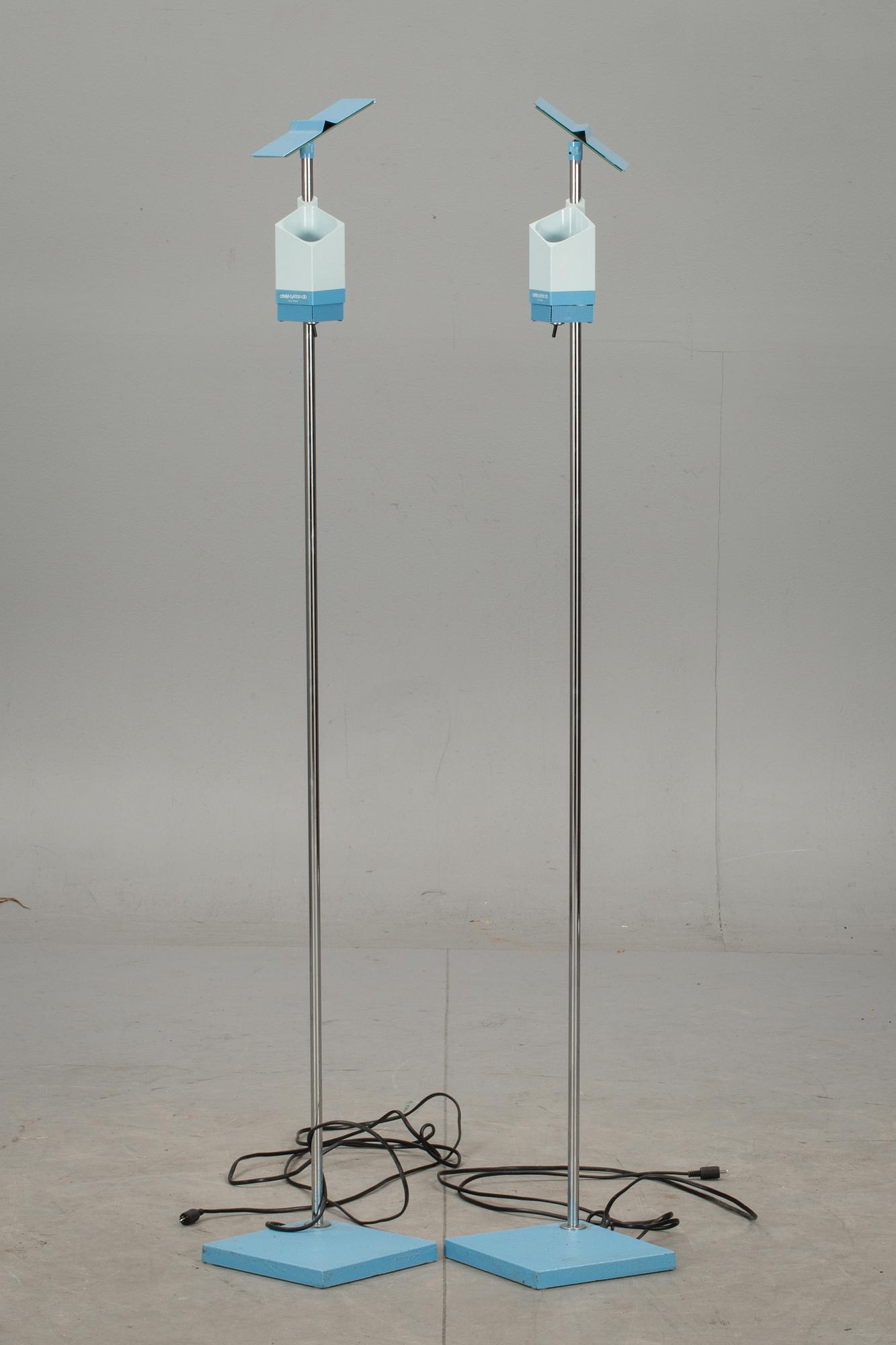 GOLVLAMPOR, ett par. Ateljé Lyktan, "Satellit" design Lars Bylund.
