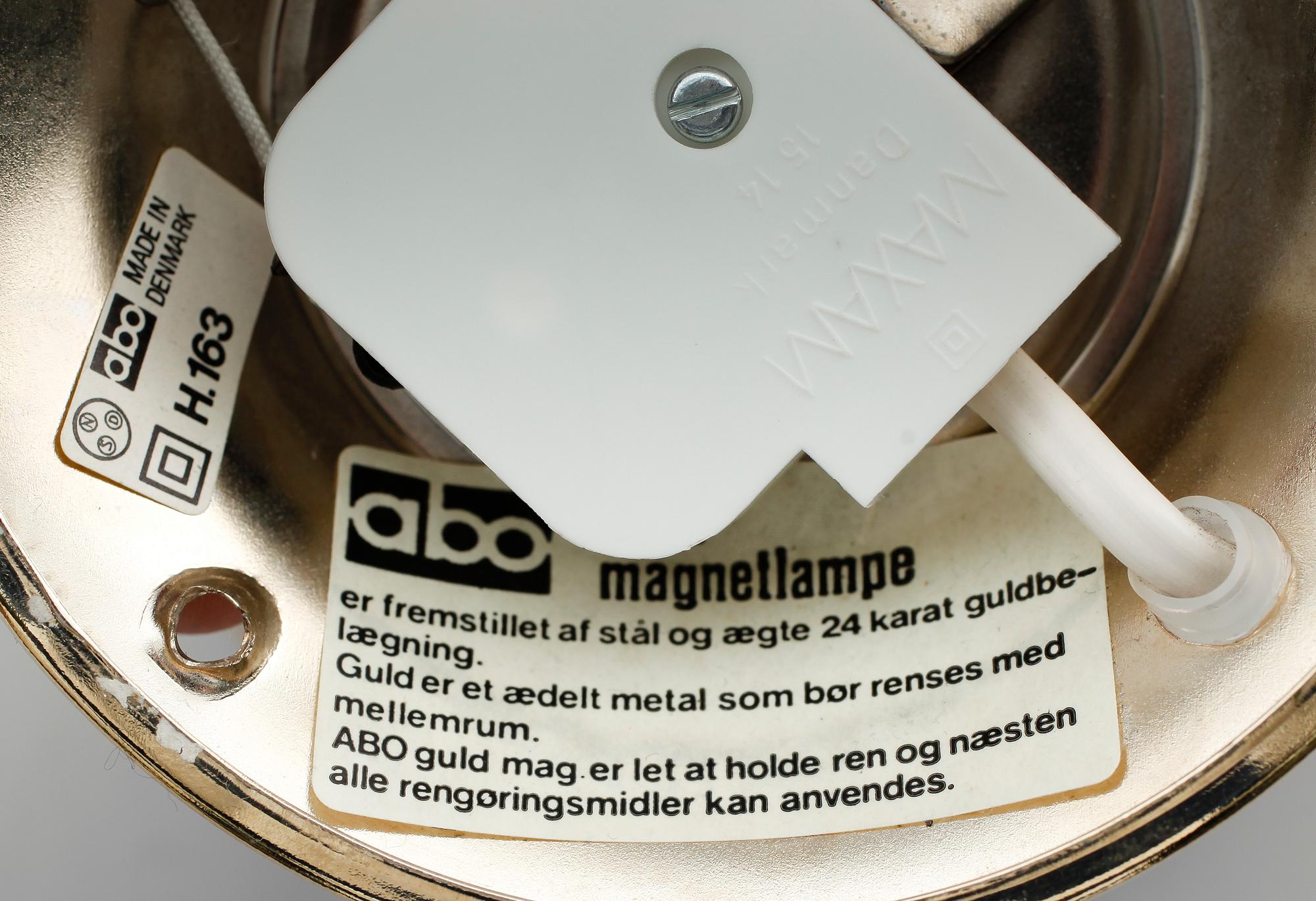 VÄGGLAMPOR, 2 st, förgylld metall, Abo, Danmark, 1900-talets andra hälft.