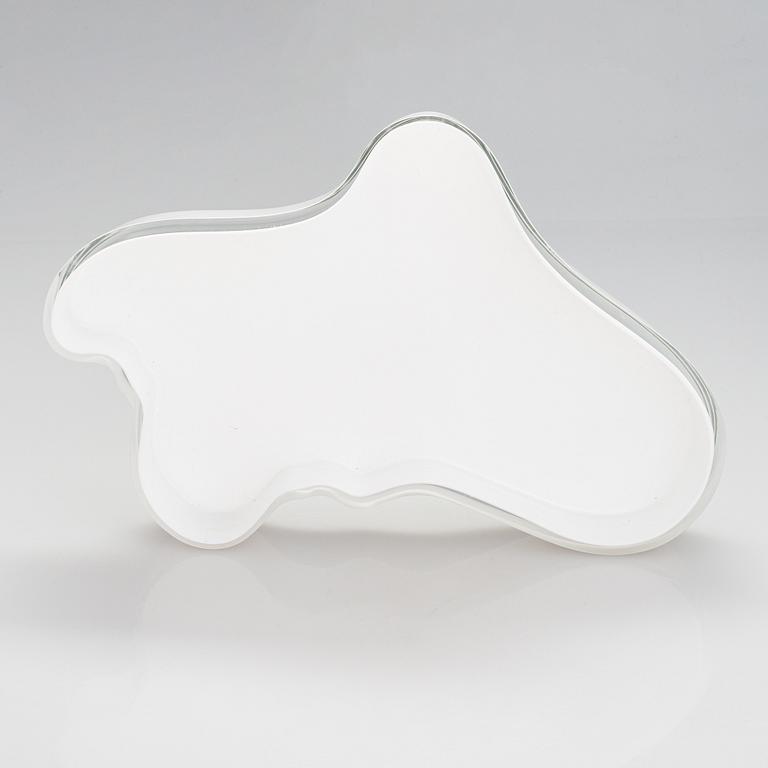 Alvar Aalto, A '3028' dish signed Alvar Aalto Iittala, 87/1985.