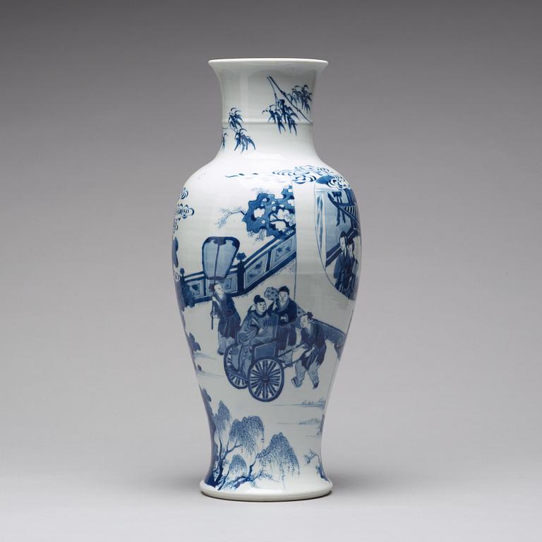 A blue and white baluster vase, Qing dynasty, Kangxi (1662-1722).