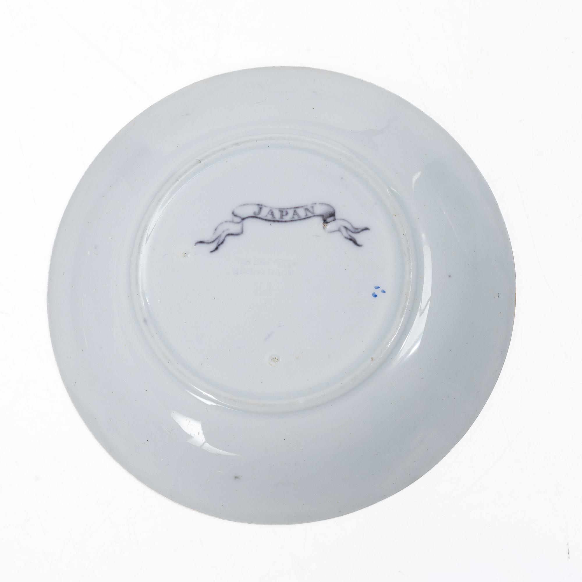 A Swedish "Japan" creamware dinner service, Rörstrand, 1866-1925. (c. 80 pieces).