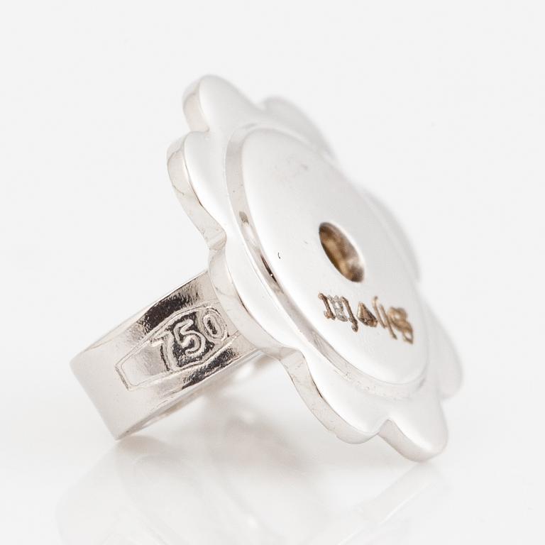 Earrings 18K white gold with brilliant-cut diamonds.