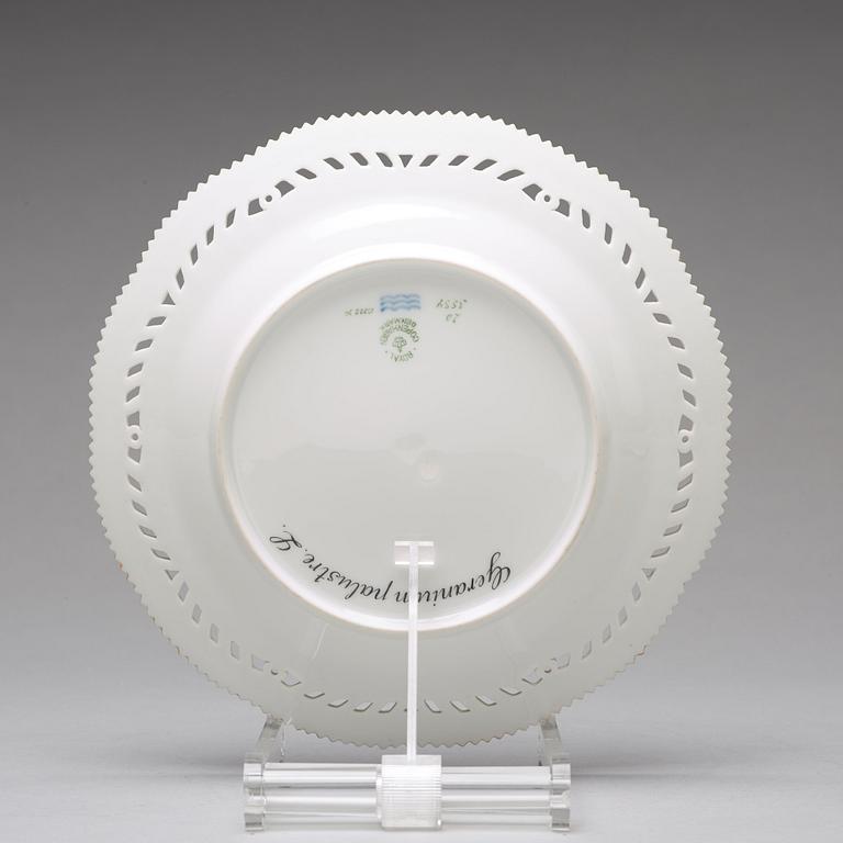 A set of 12 Royal Copenhagen 'Flora Danica' dessert dishes, Denmark, 20th Century.
