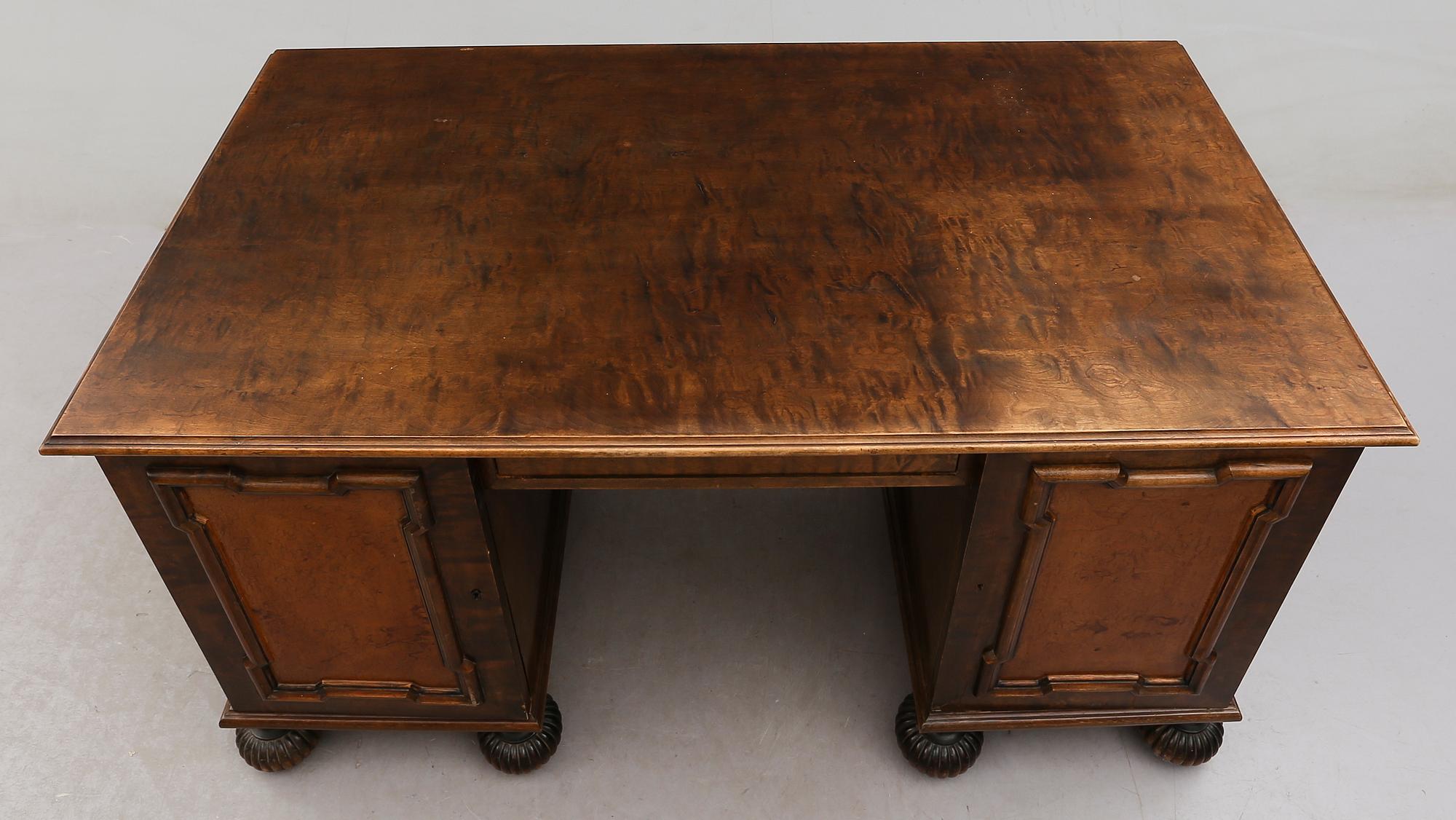 SKRIVBORD, 1900-talets första hälft.