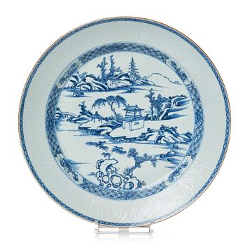 1148. A blue and white Chinese Export serving dish. Qing dynasty, Yongzheng (1723-35).