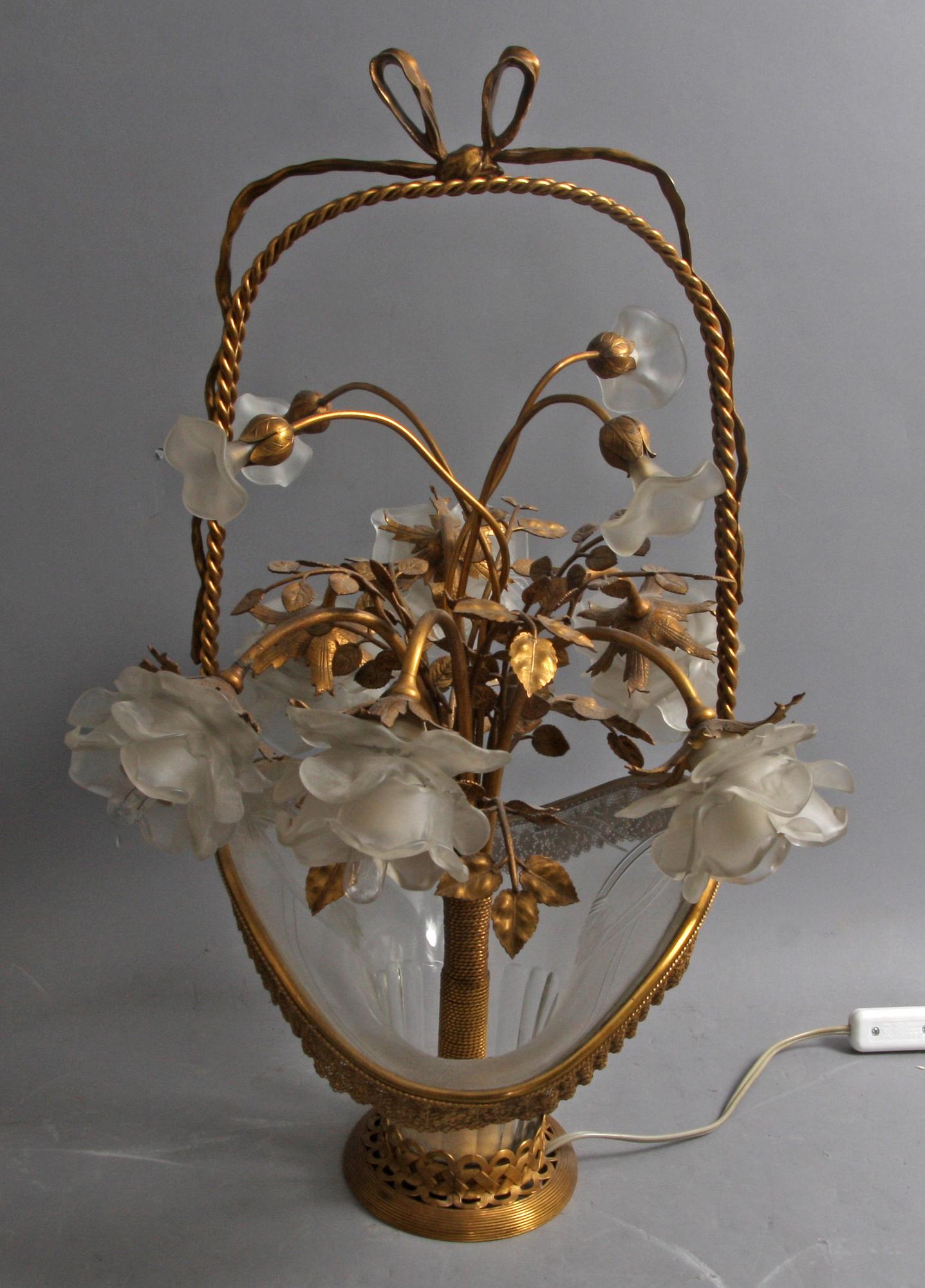 BORDSLAMPA, 1900-tal, förgylld metall och glas.